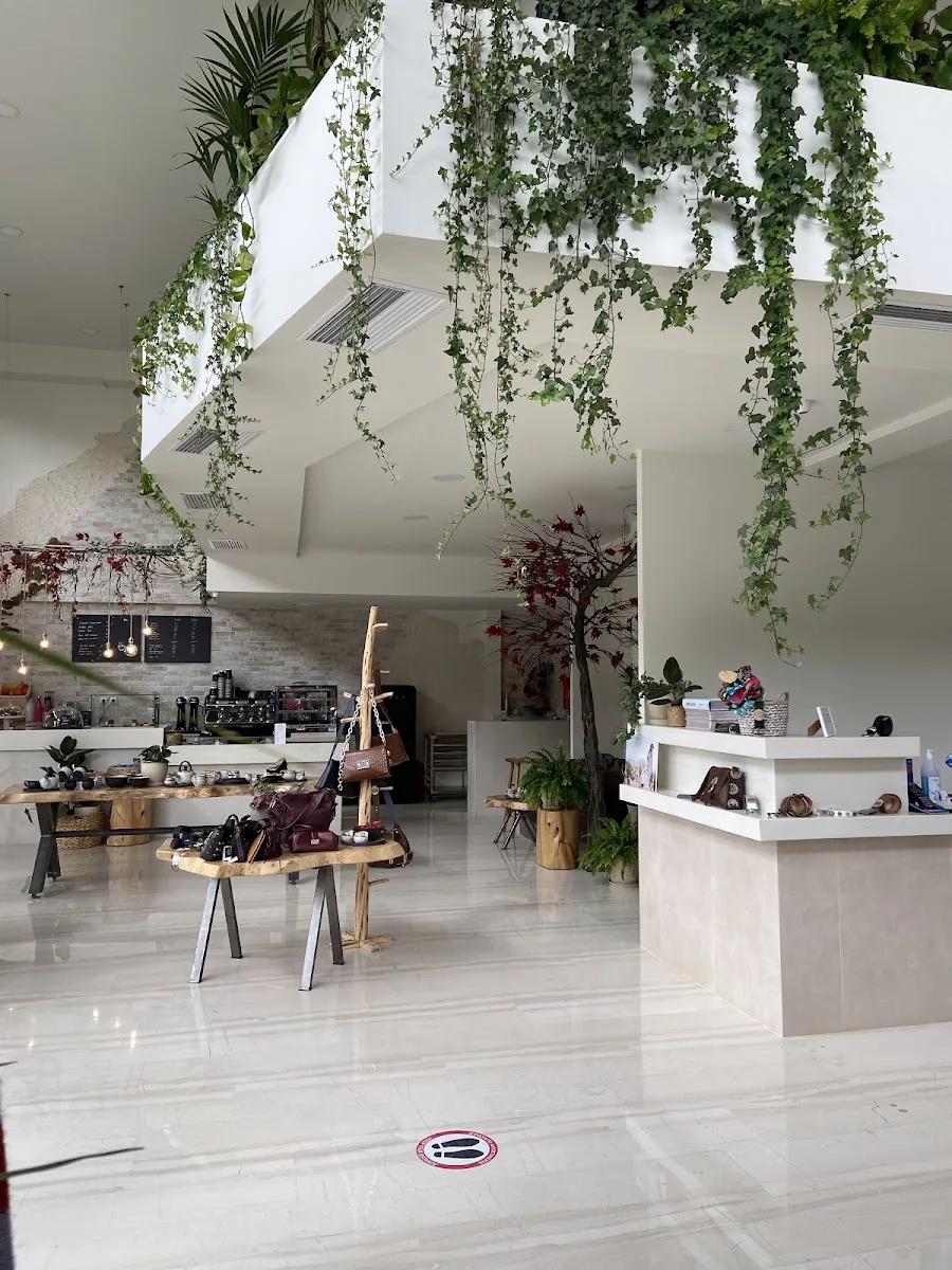 57 Fashion Cafe