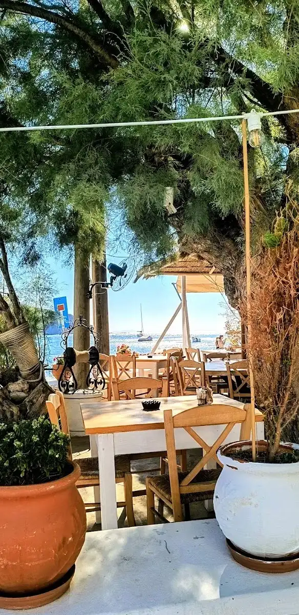 Almira Beach Bar Restaurant