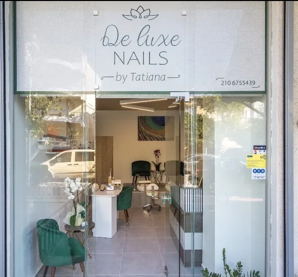 De Luxe Nails by Tatiana