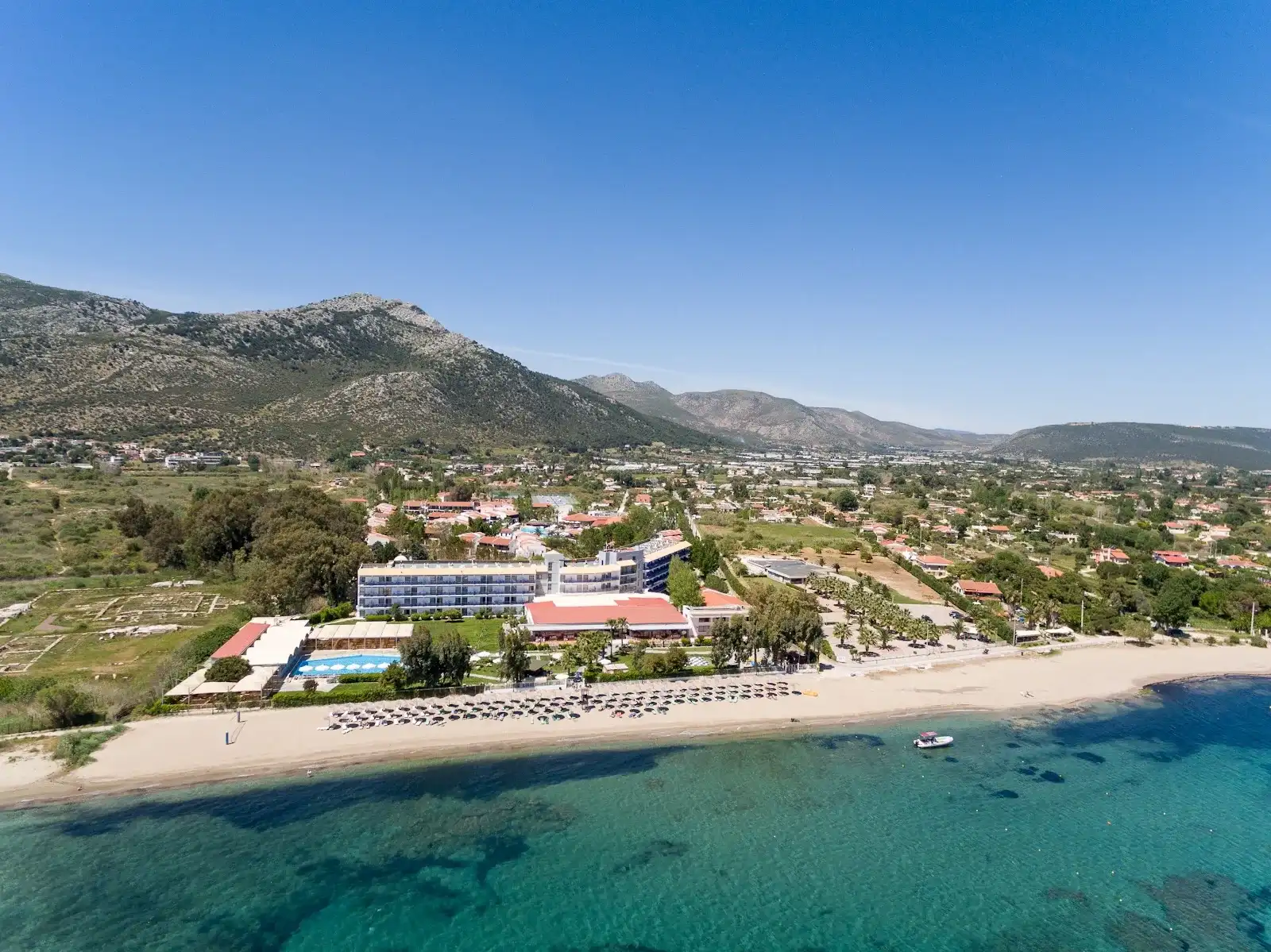 Golden Coast Hotel & Resort