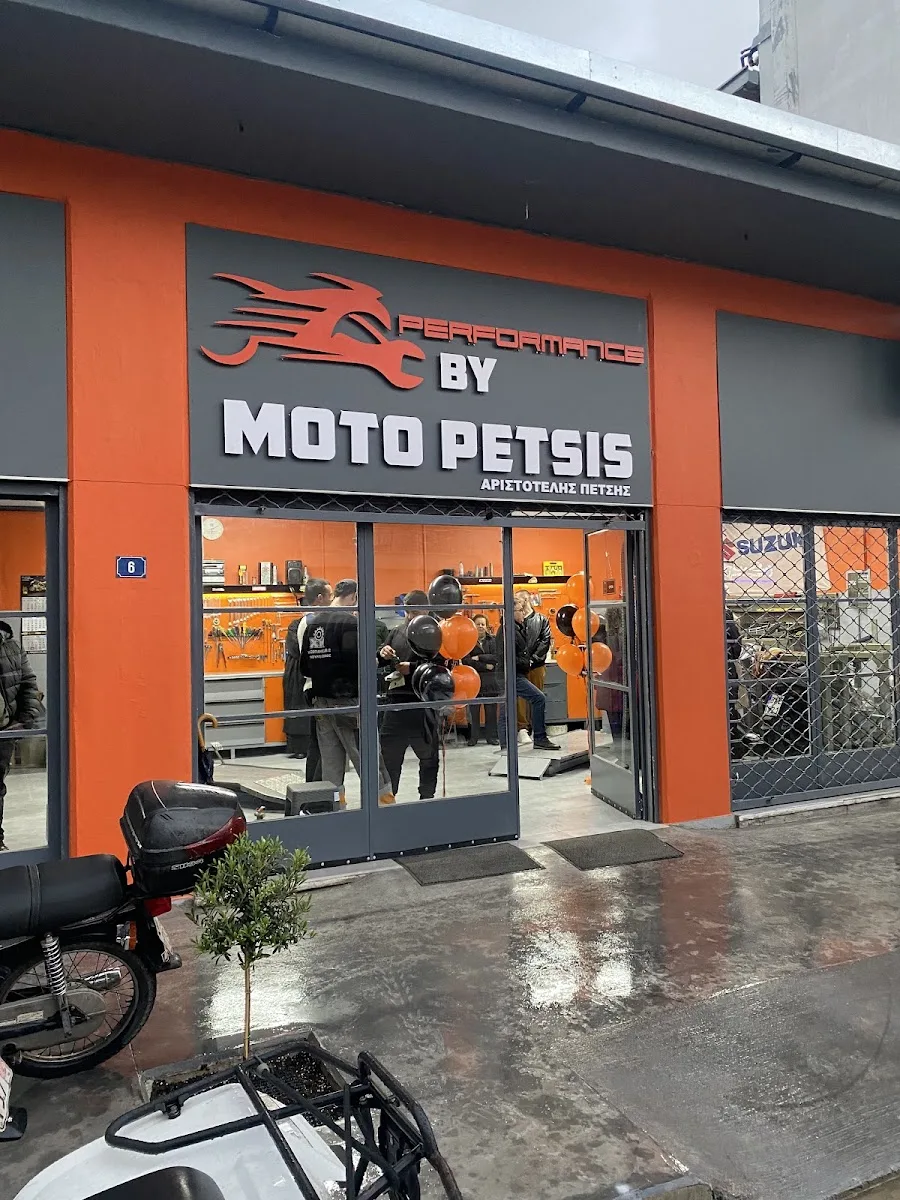 Moto Petsis