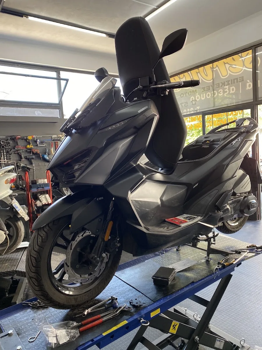 Moto run service-Συνεργείο Μοτοσυκλετών Από το 1987 · Μοτοσικλέτες, Ποδήλατα & Service · Περιστέρι
