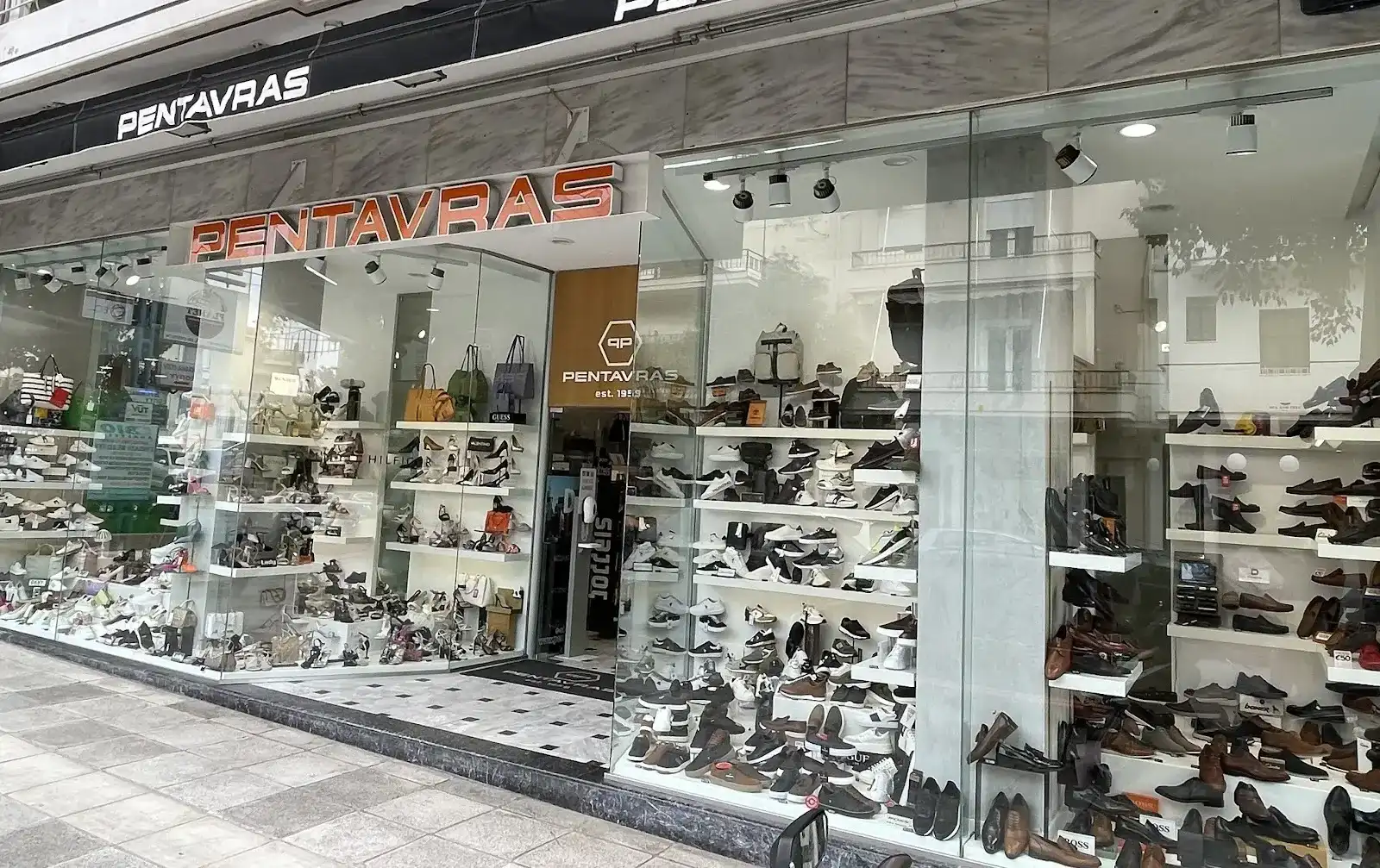 Pentavras · Ένδυση & Υπόδηση · Νέα Ιωνία