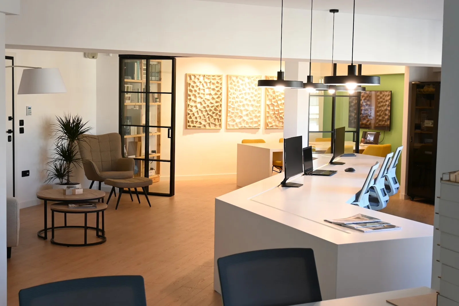R DEC Design & Construction E.E.
