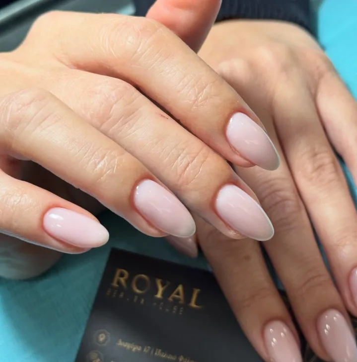 Royal Beauty House / Russian Nails,Chines Nails ημιμόνιμο μακιγιαζ ,βλεφαρίδες Παλαιό Φάληρο