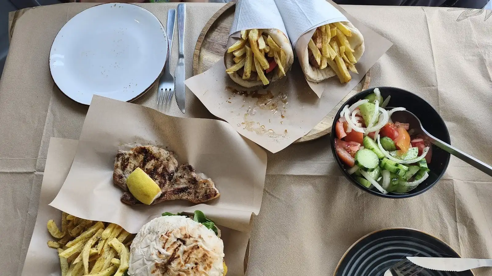 ΤΑΒΕΡΝΑ Ο ΘΩΜΑΣ, ΠΑΠΑΔΟΠΟΥΛΟΣ ΑΘΑΝΑΣΙΟΣ