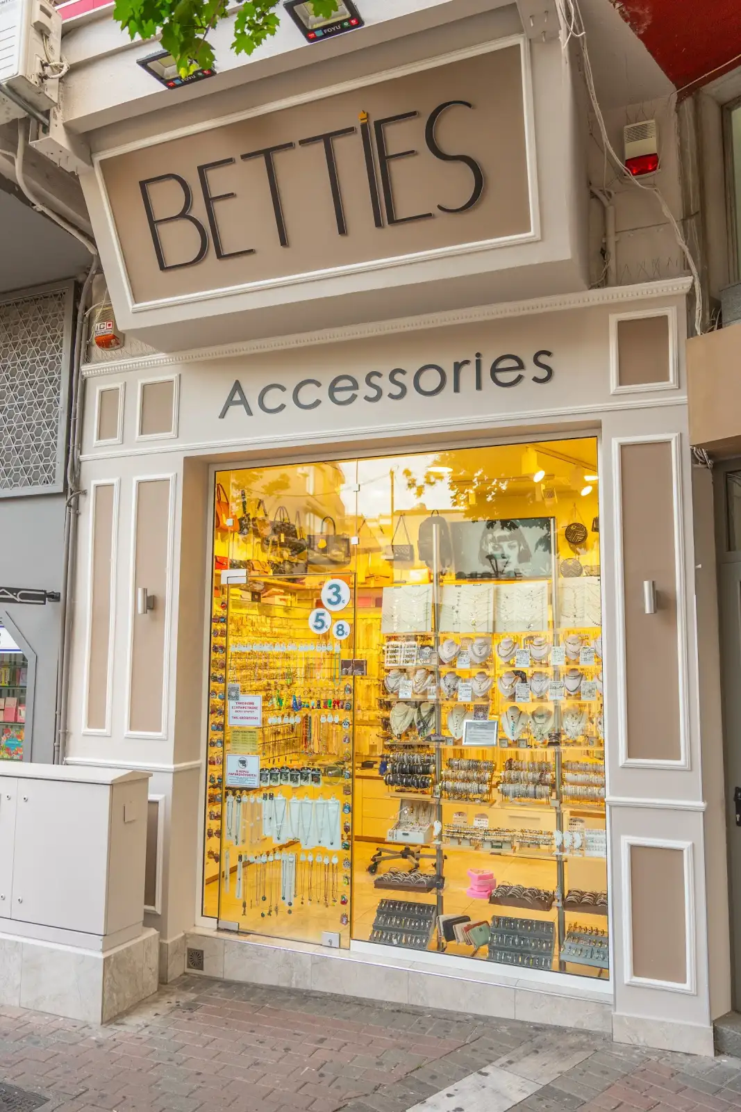 Betties Accessories