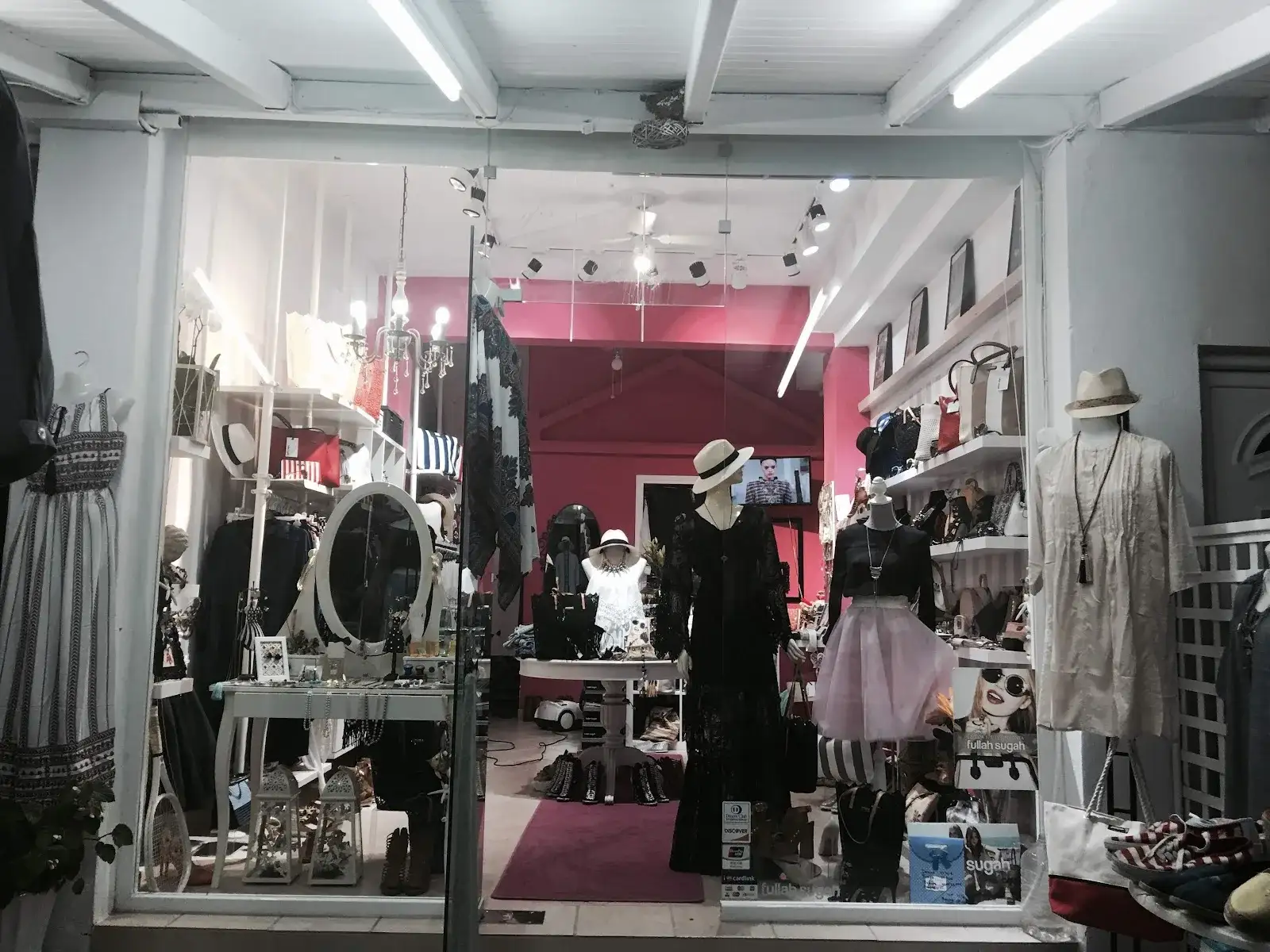 Ifi's boutique · Clothing & Footwear · Σύβοτα