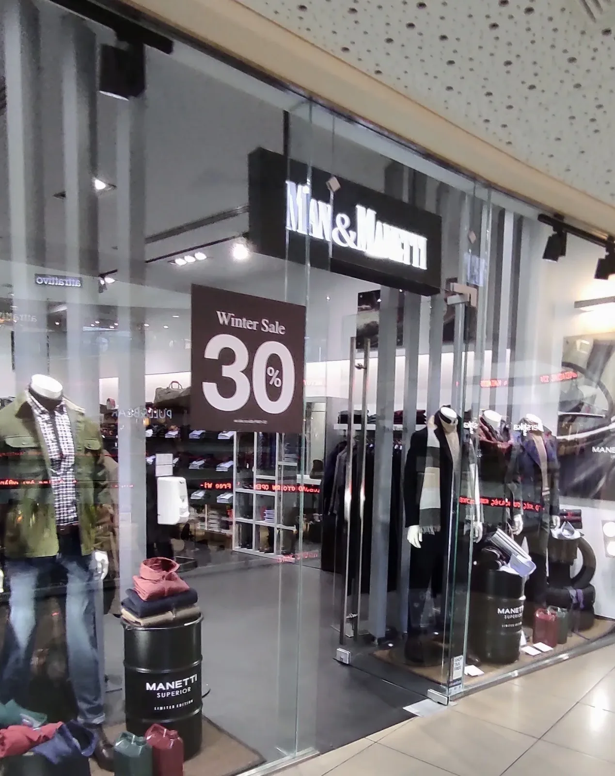 MAN & MANETTI RIVER WEST · Clothing & Footwear · Αιγάλεω