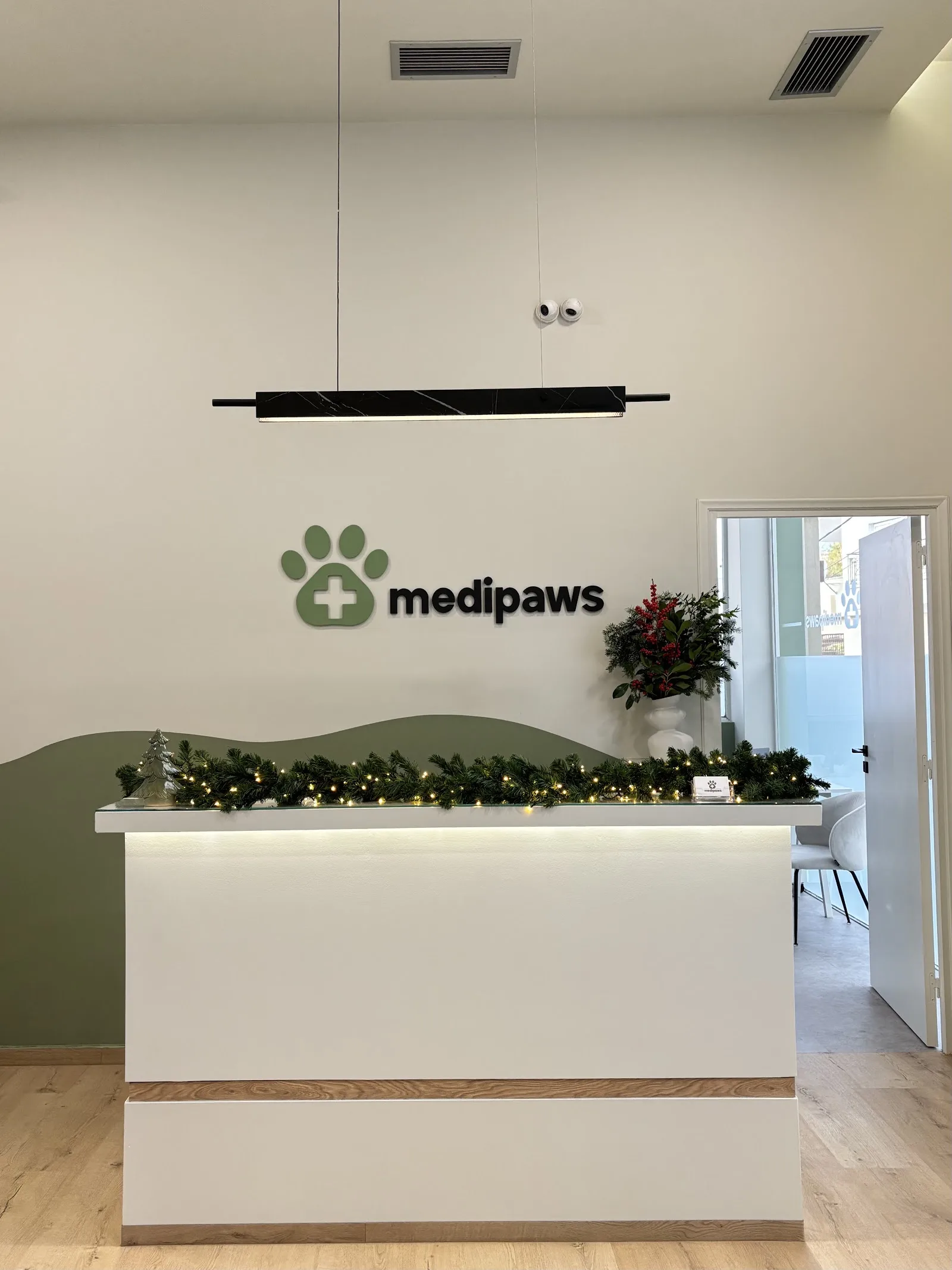 MediPaws - Κτηνιατρικό Κέντρο Αγίας Παρασκευής · Pet Shops & Pet Food · Αγία Παρασκευή