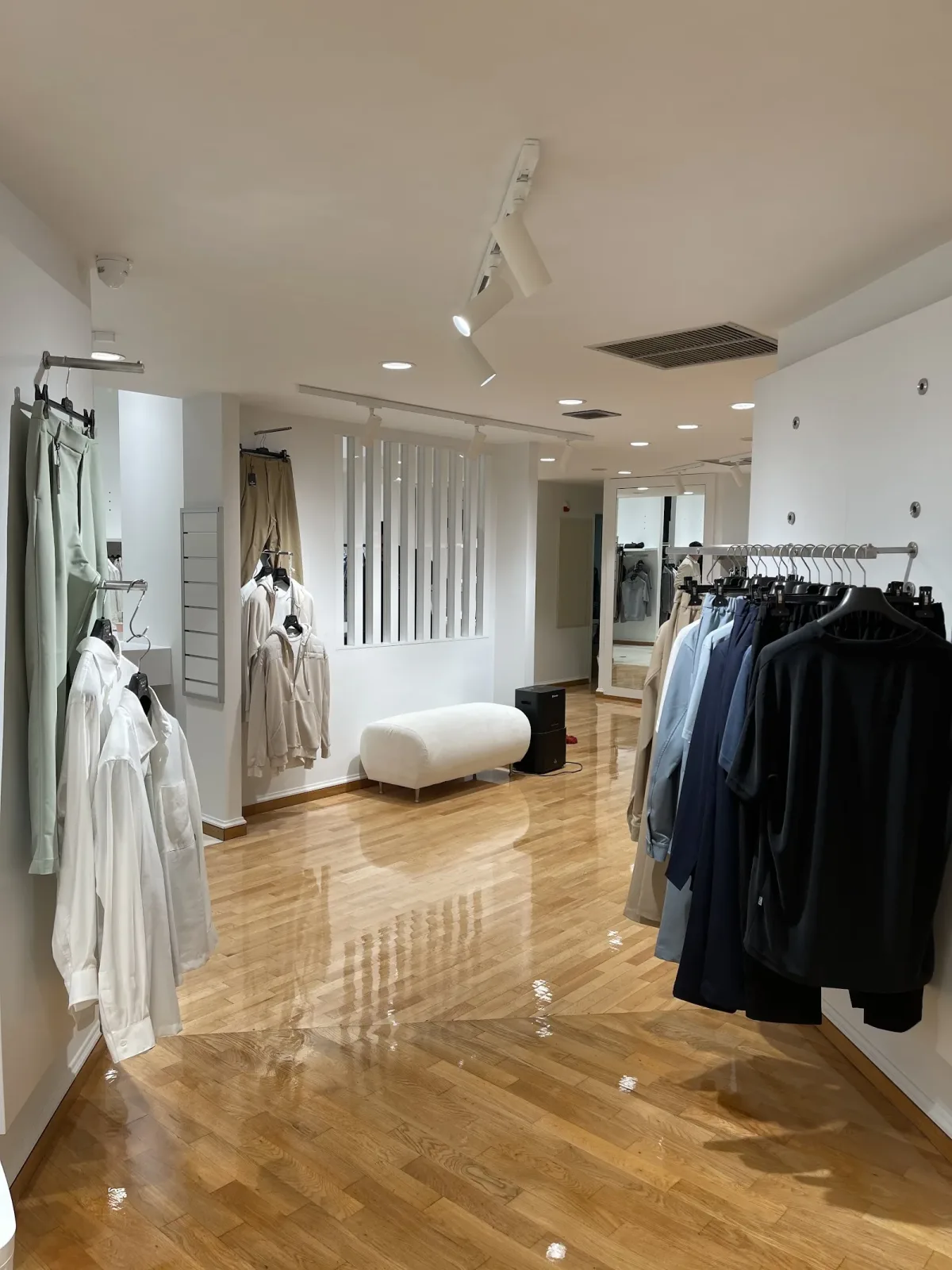 NO NAME - Αγρίνιο · Clothing & Footwear · Αγρίνιο